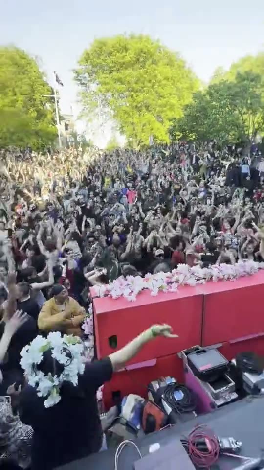 Looking out over the crowd from the soundsystem